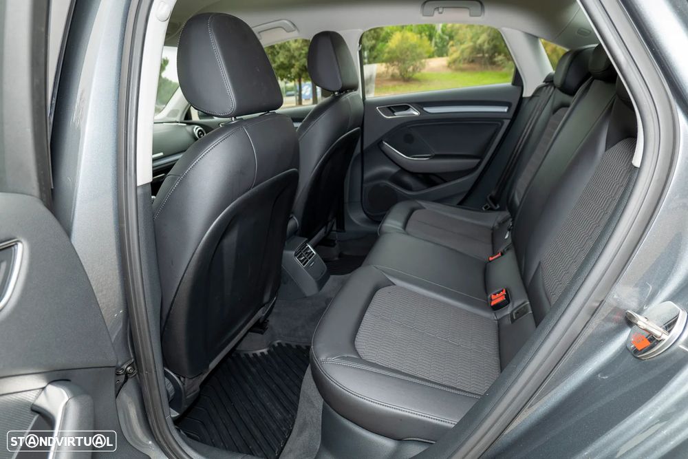 Audi A3 Limousine 1.6 TDI S-line - 21