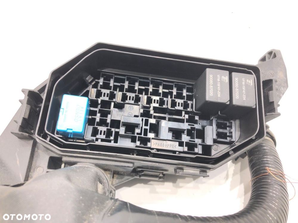 SKRZYNKA BEZPIECZNIKÓW  TOYOTA COROLLA liftback (_E21_) 2018 - 2022 2.0 Hybrid (MZEH12) 135 kW [184 - 1