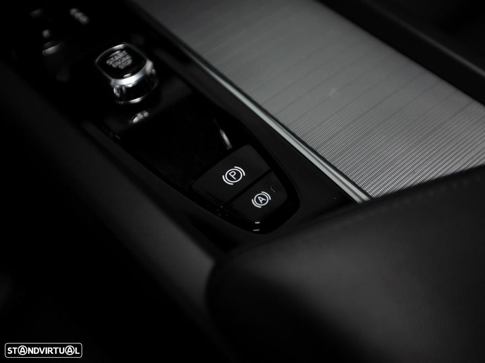 Volvo XC 60 2.0 T6 PHEV Inscription Expression AWD - 21