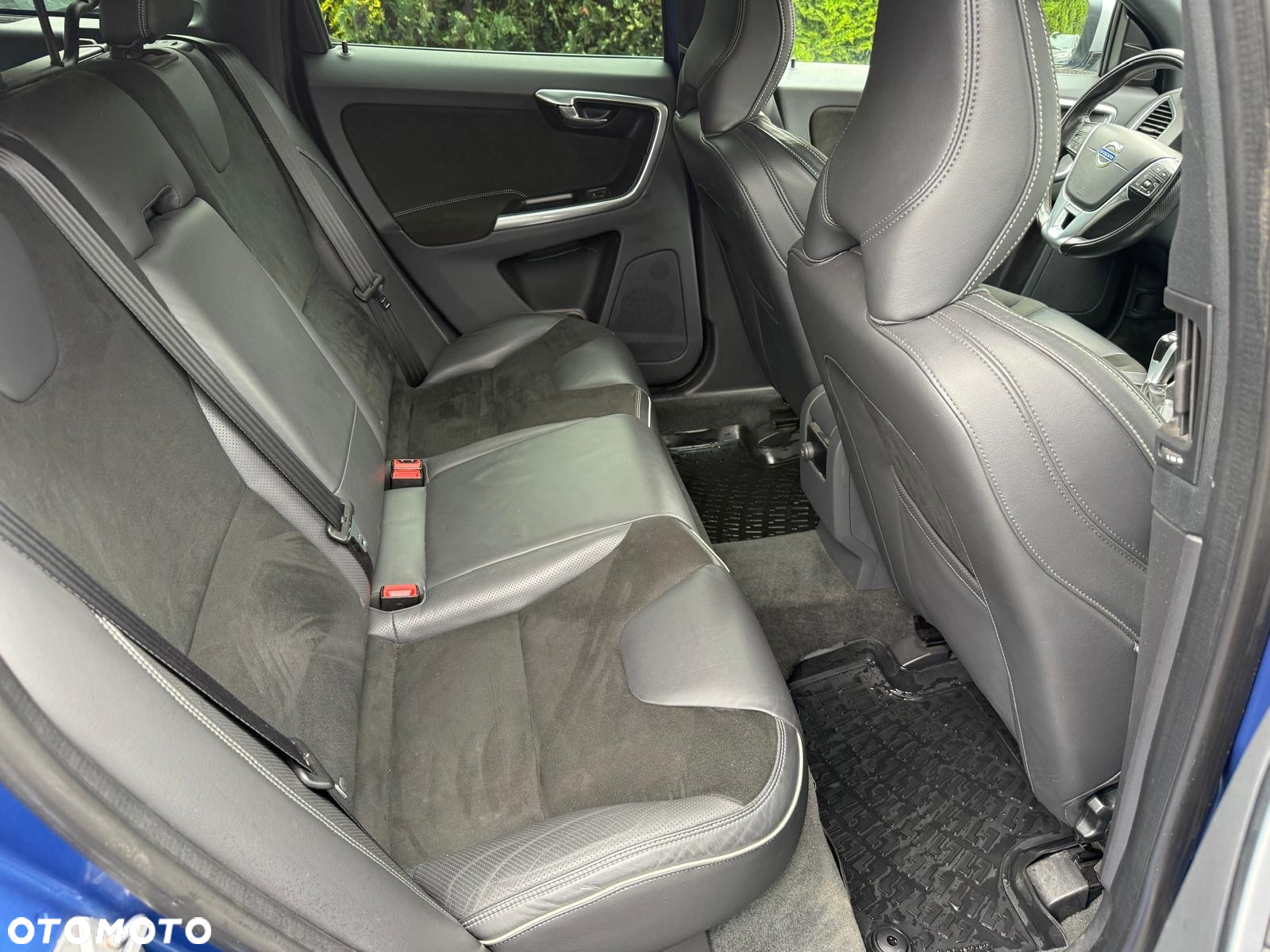 Volvo XC 60 D4 R-Design - 13