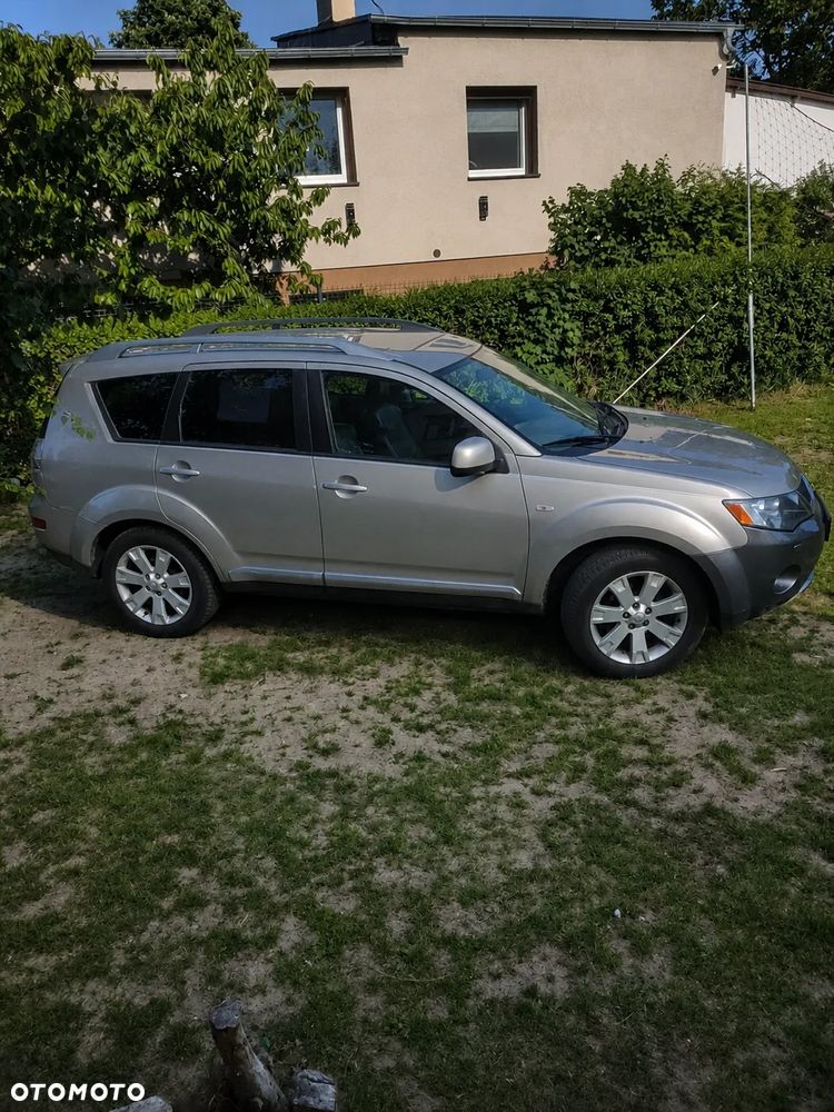 Mitsubishi Outlander 2.2 DID Instyle - 3