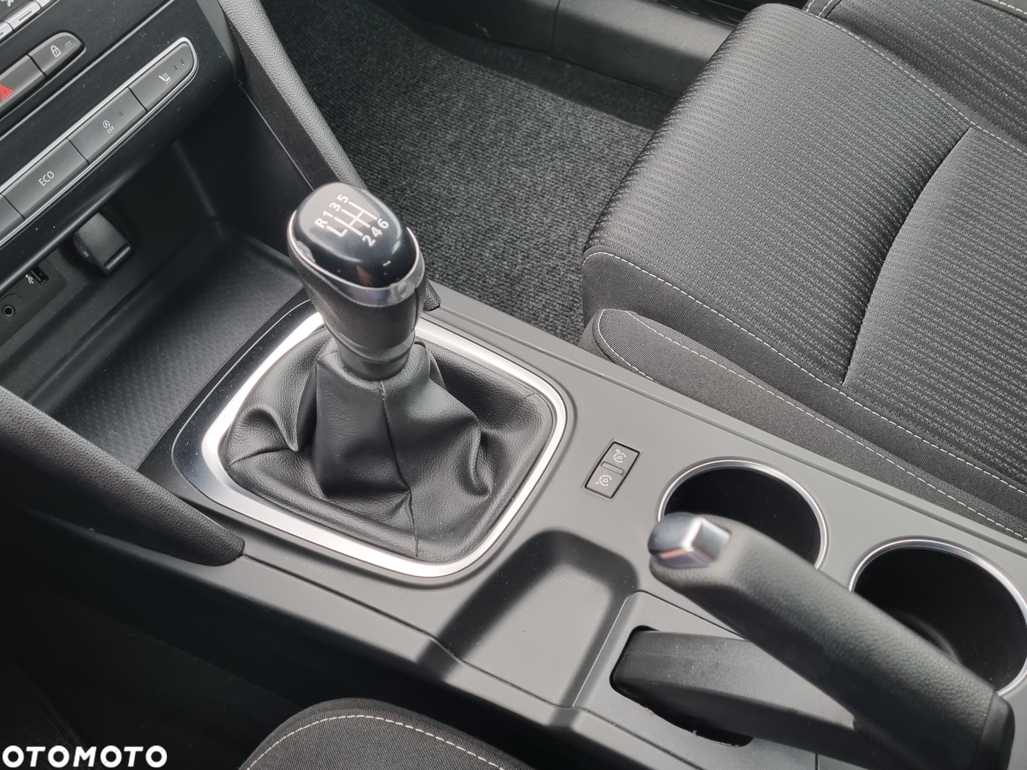 Renault Megane 1.5 dCi Zen - 28