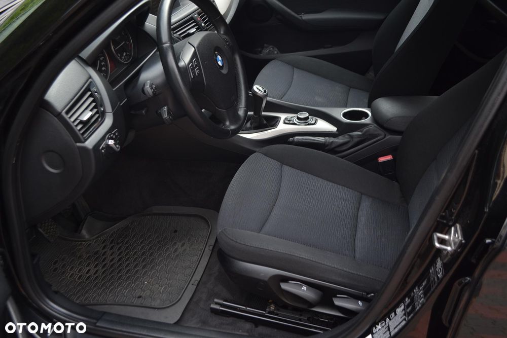 BMW X1 xDrive18d xLine - 8