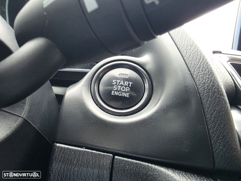 Mazda 3 Hatchback 1.5 Sky-D Excellence - 26