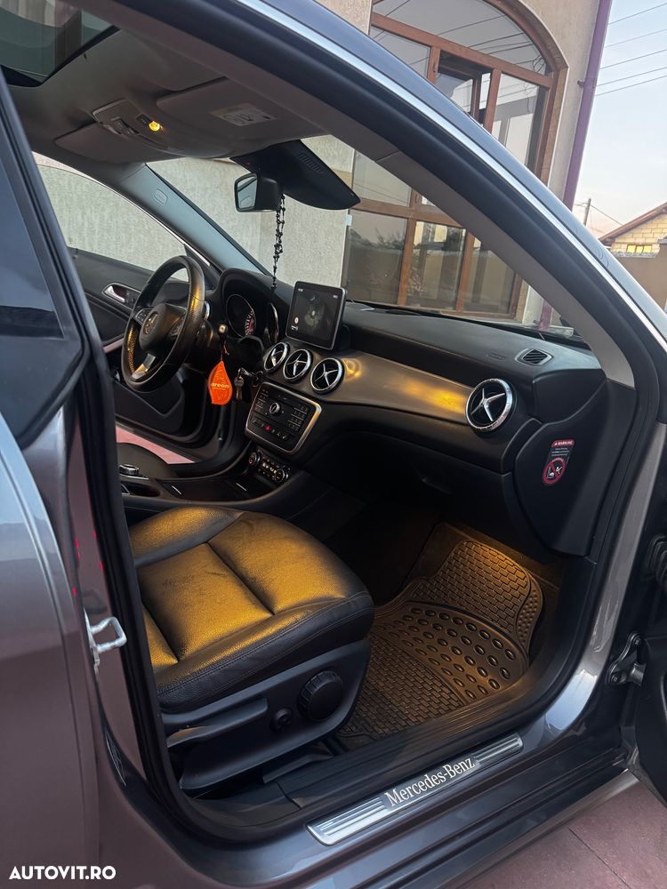 Mercedes-Benz CLA 220 d Aut. - 10