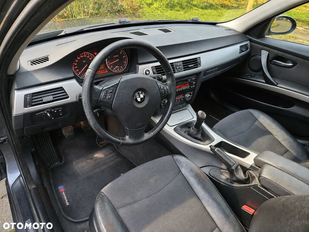 BMW Seria 3 320i Edition Exclusive - 11