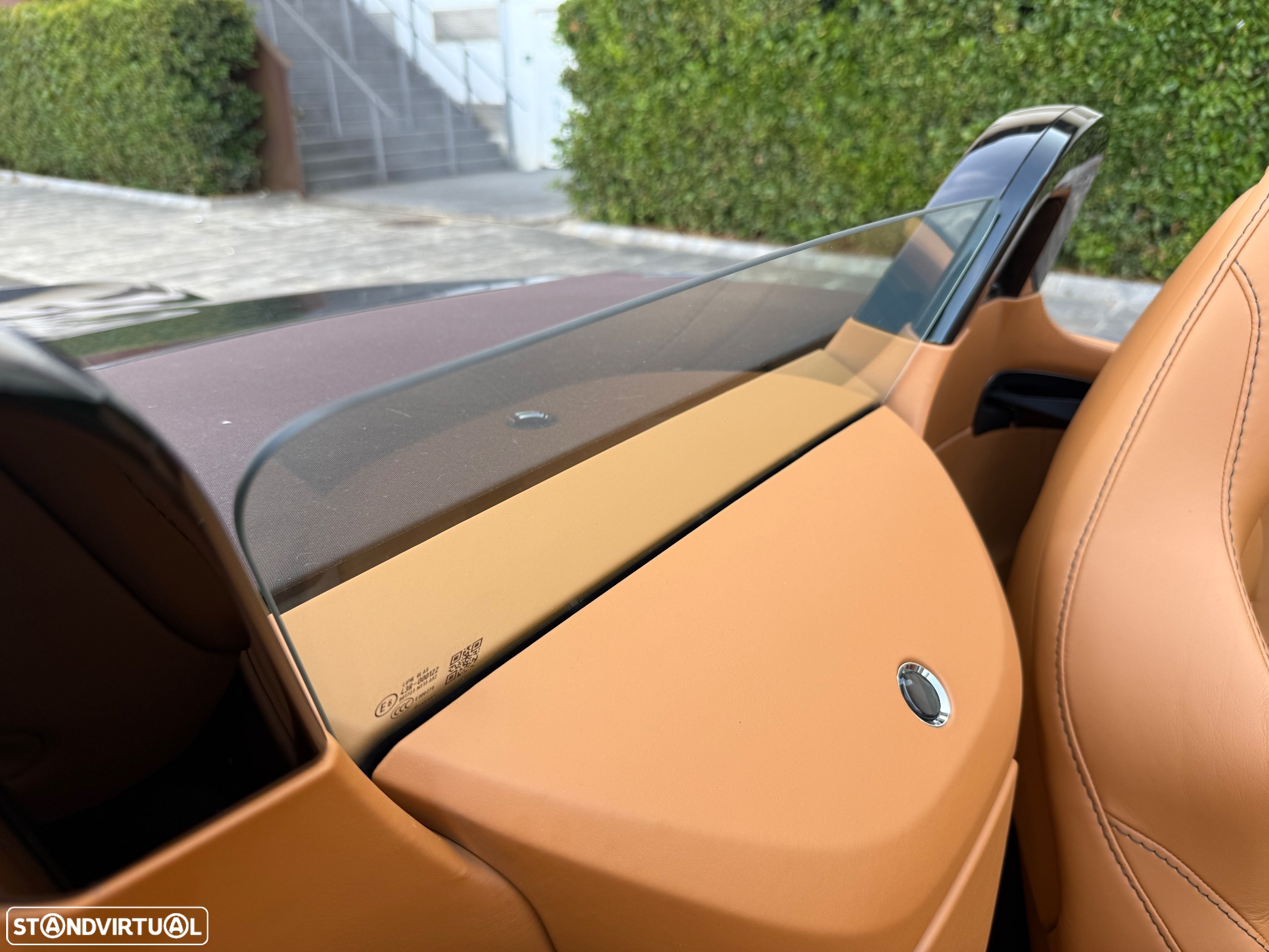 Aston Martin Vantage Roadster V8 - 45