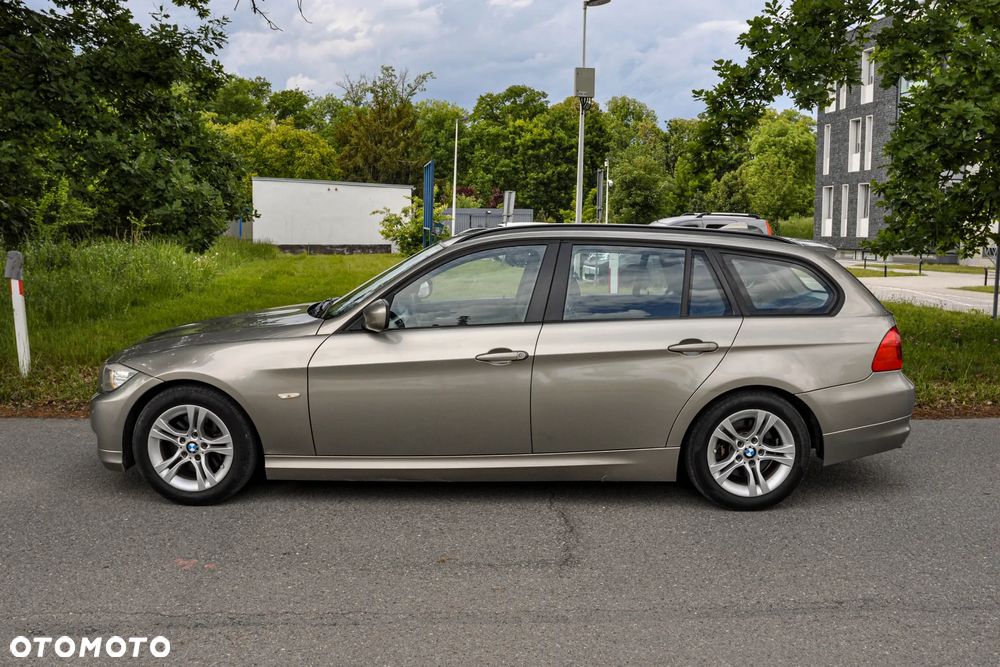 BMW Seria 3 320d DPF Efficient Dynamics Edition - 2