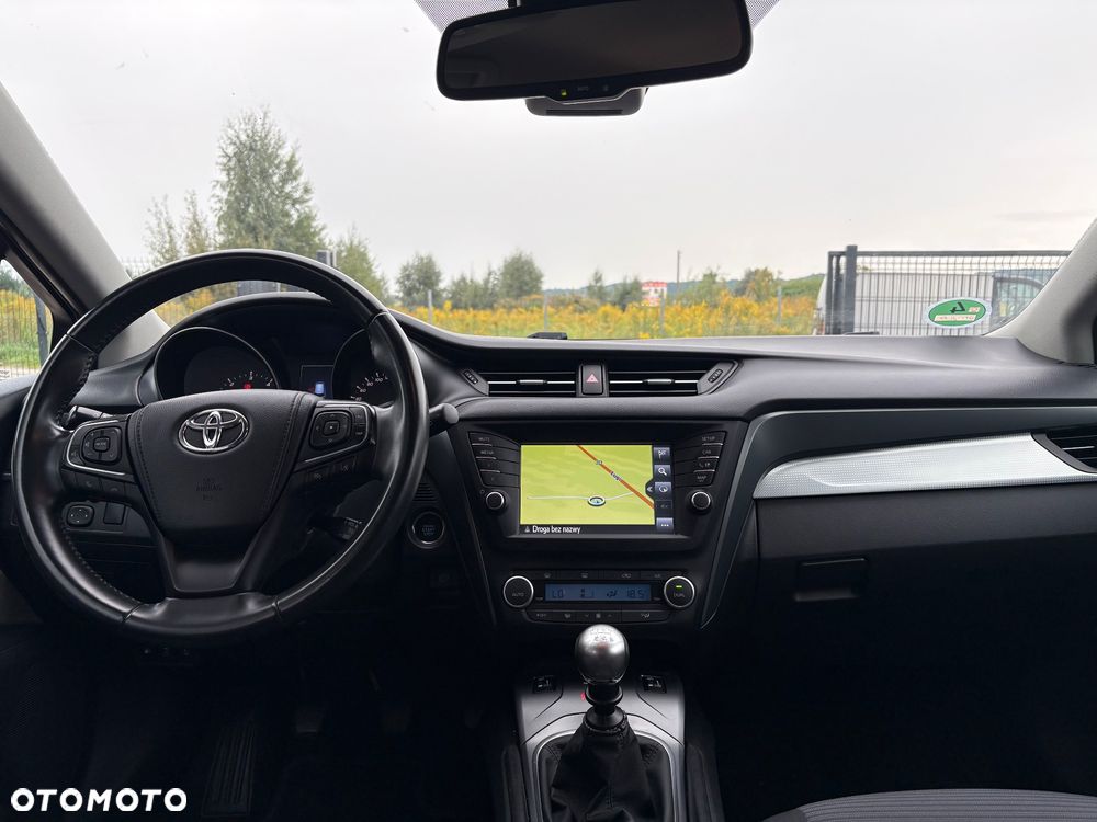 Toyota Avensis Touring Sports 2.0 D-4D Edition S+ - 5