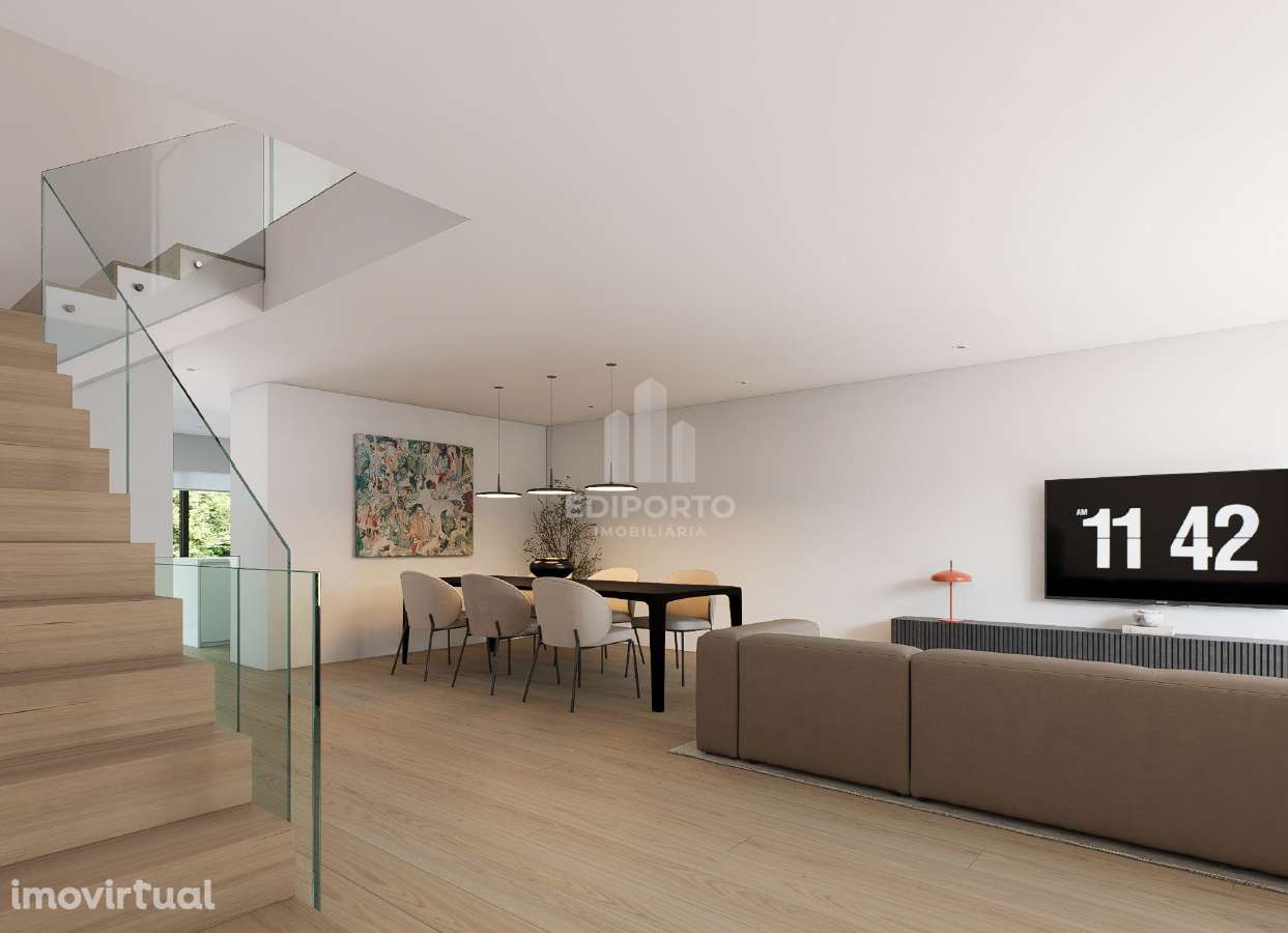 Moradia tipologia T3 em condomínio fechado com piscina e jardim - Grande imagem: 2/15