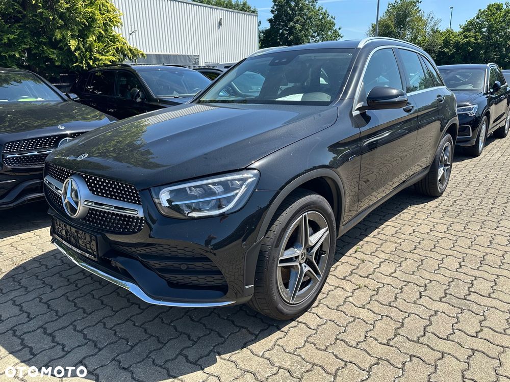 Mercedes-Benz GLC 300 d 4Matic 9G-TRONIC AMG Line - 1