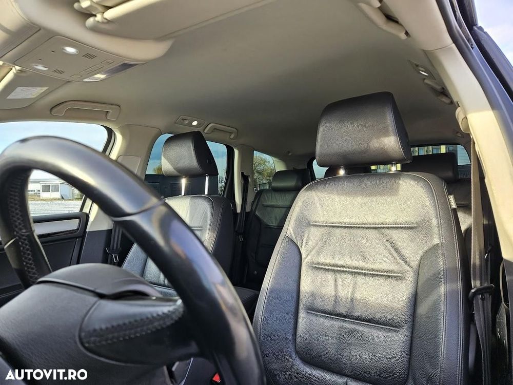 Volkswagen Touareg - 11