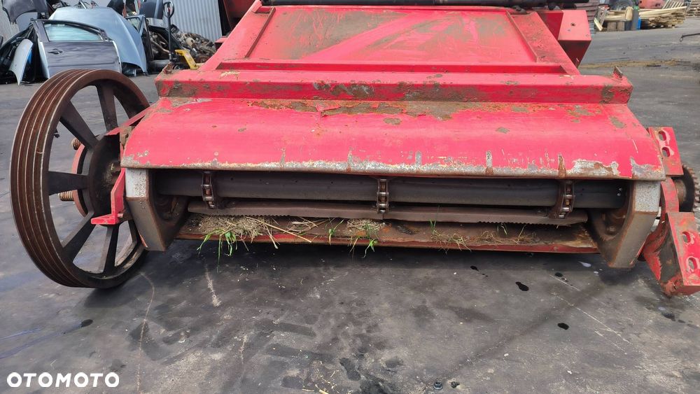 PODAJNIK POCHYŁY GARDZIEL MASSEY FERGUSON MF 36 - 6