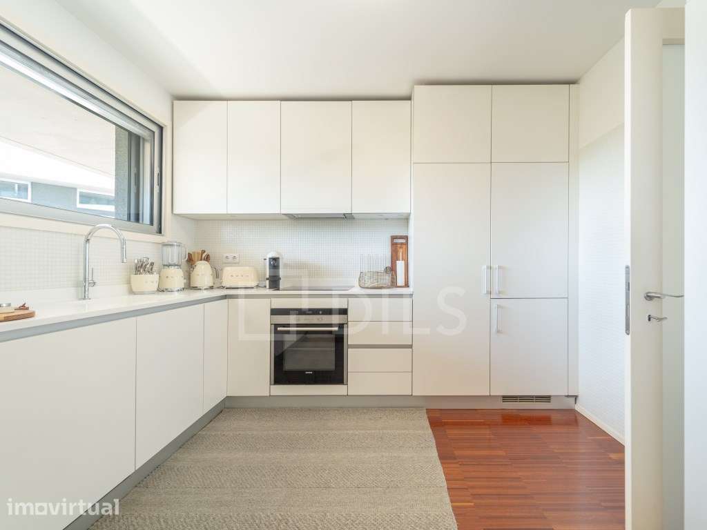 Apartamento T2 com varandas e garagem - Grande imagem: 3/26