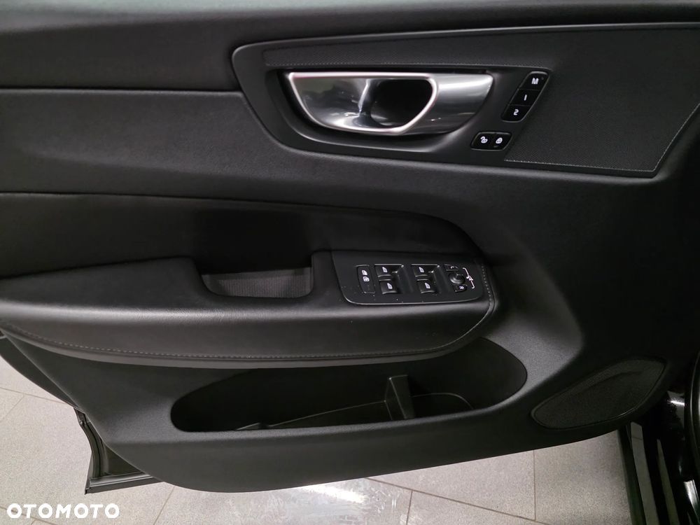 Volvo XC 60 B4 D AWD Ultimate Bright - 23