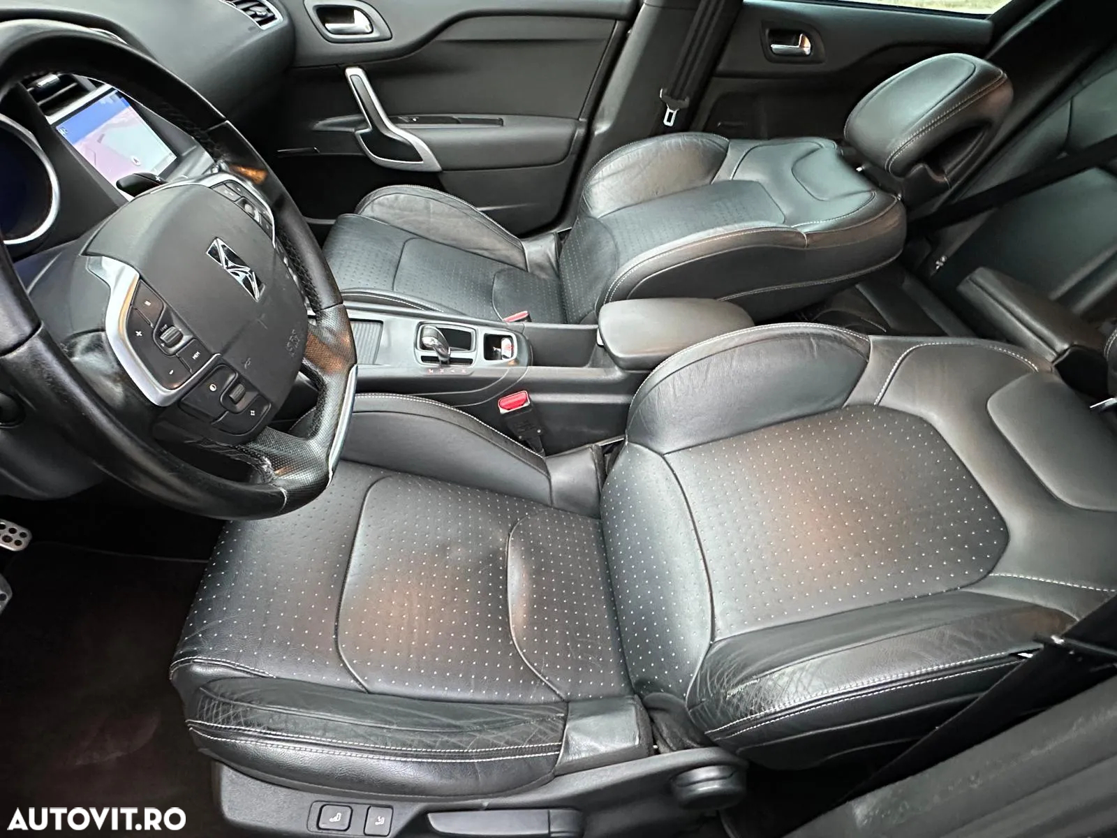 Citroën DS4 e-HDi 110 EGS6 SoChic - 27
