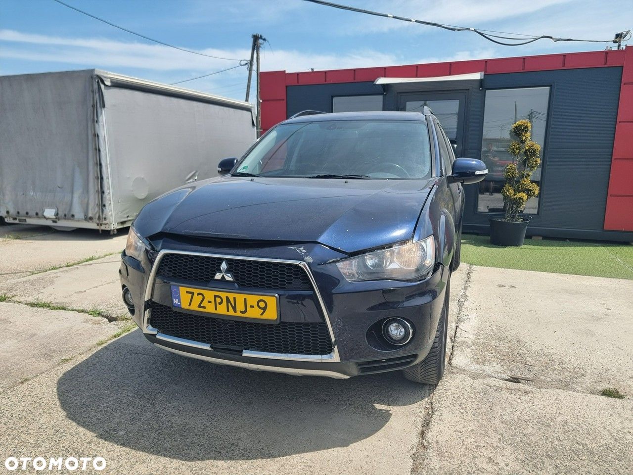 Mitsubishi Outlander - 1
