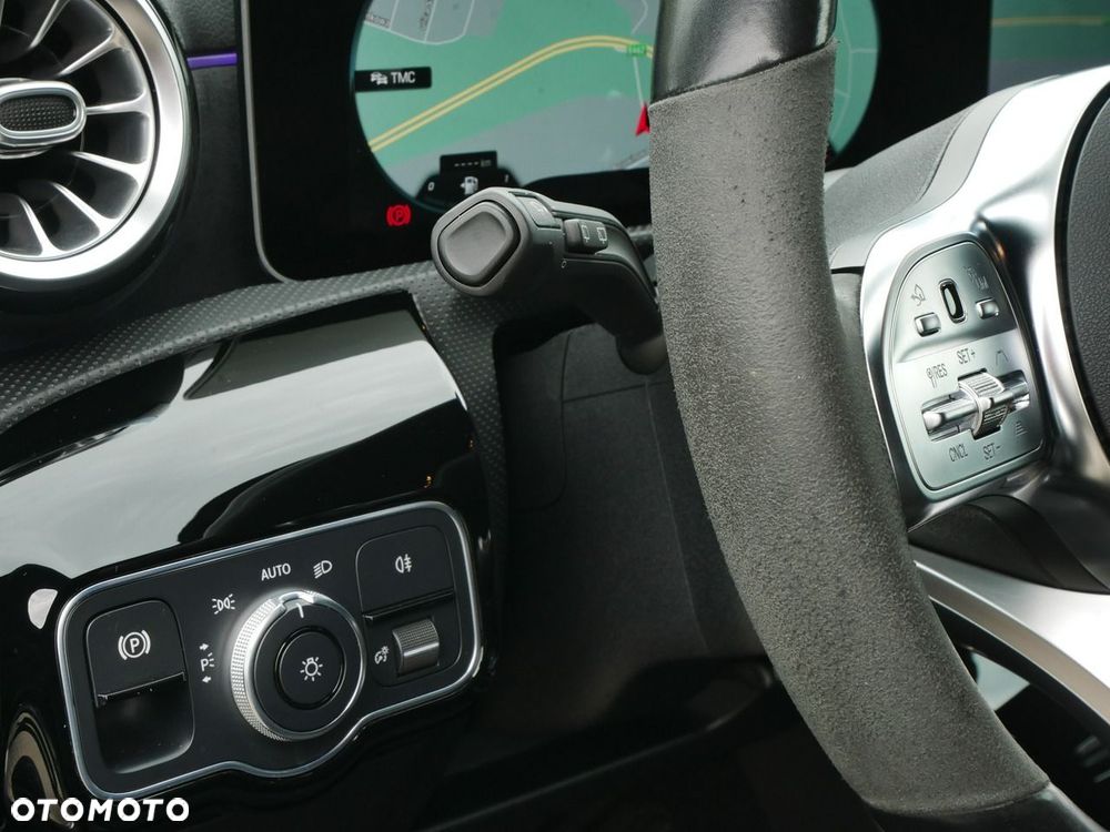 Mercedes-Benz CLA 250 4-Matic AMG Line 7G-DCT - 25