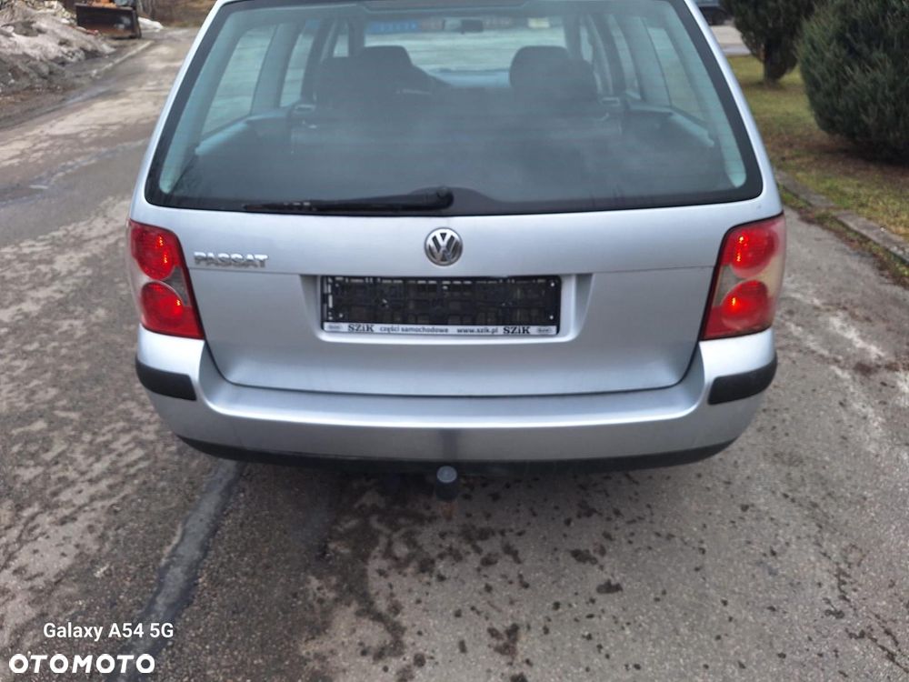Volkswagen Passat 2.0 Basis - 3