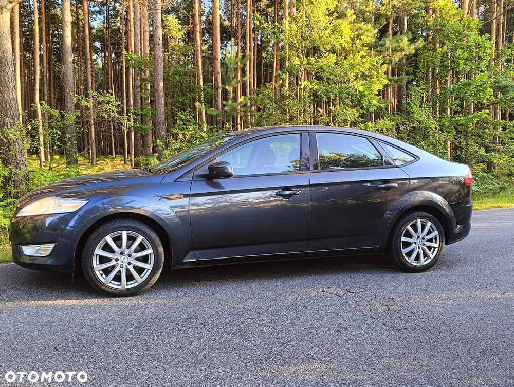 Ford Mondeo 2.0 Ambiente - 2