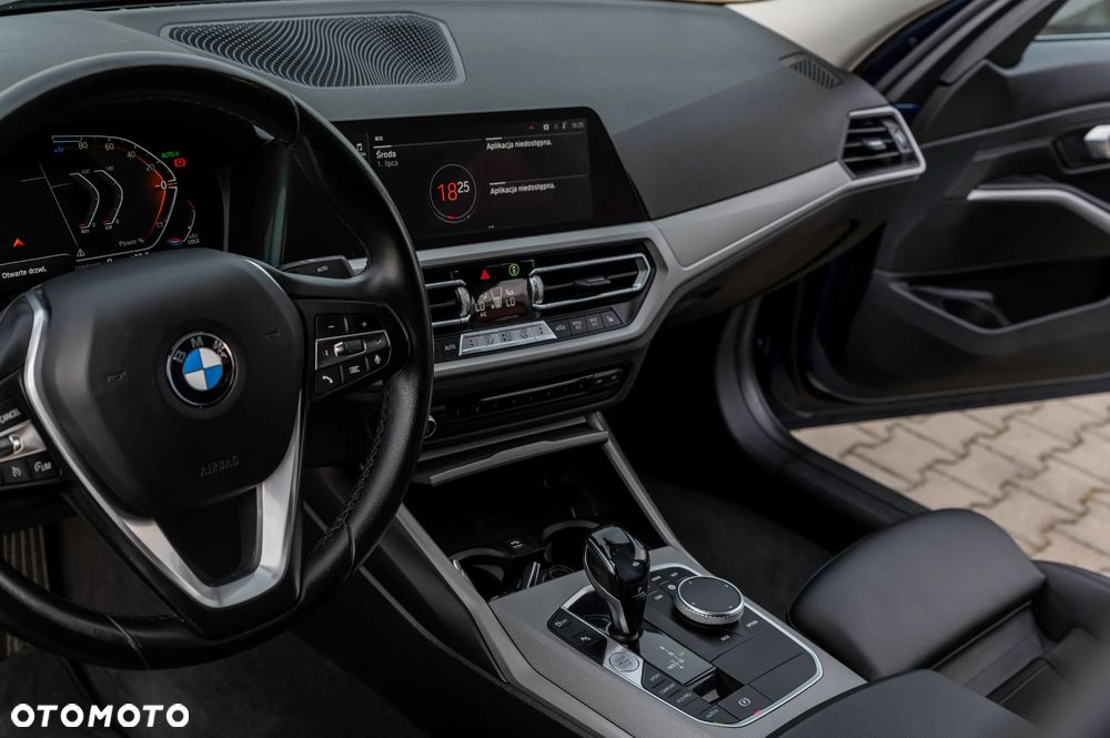 BMW Seria 3 320d xDrive Sport Line Shadow - 32