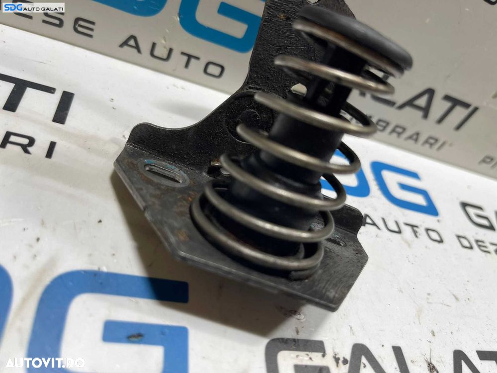 Mecanism Cui Carlig Blocare Inchidere Incuietoare Clapeta Deschidere Capota Motor BMW Seria 1 E81 E87 2004 - 2011 Cod 7071124 [B3475] - 2