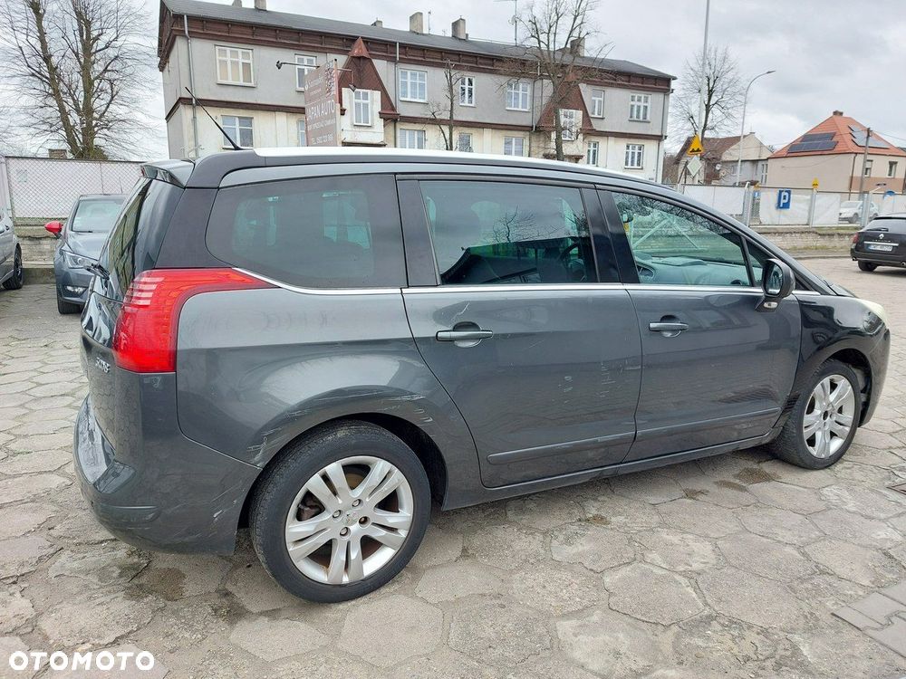 Peugeot 5008 - 8