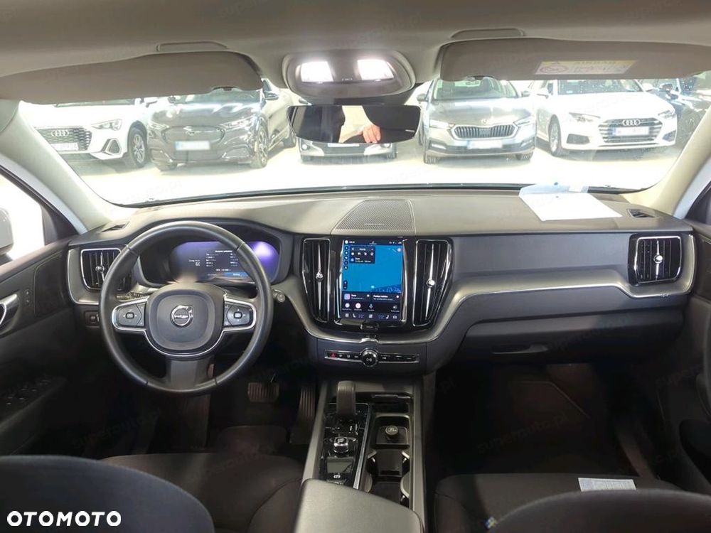 Volvo XC 60 B4 B Momentum - 7