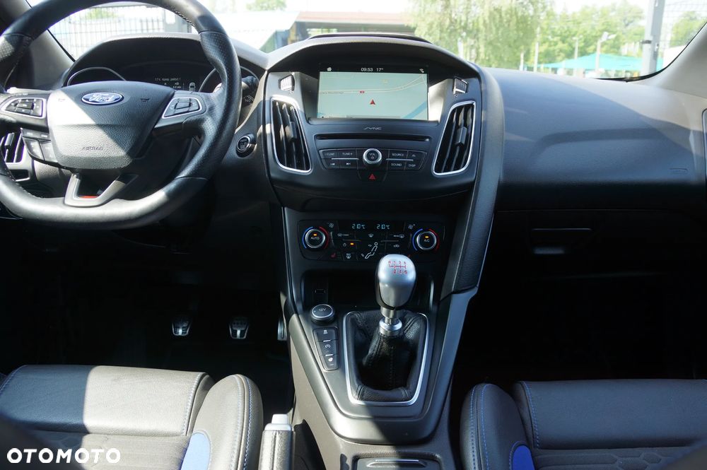Ford Focus ST - 13