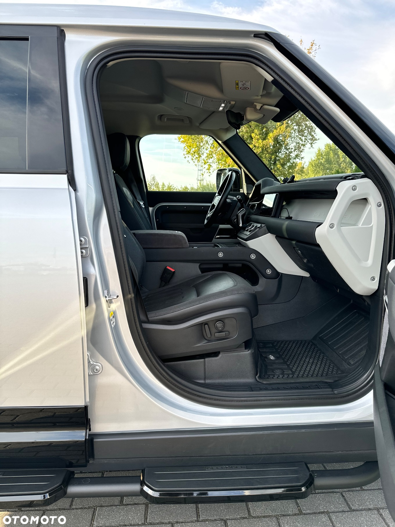 Land Rover Defender 110 2.0 D240 - 16