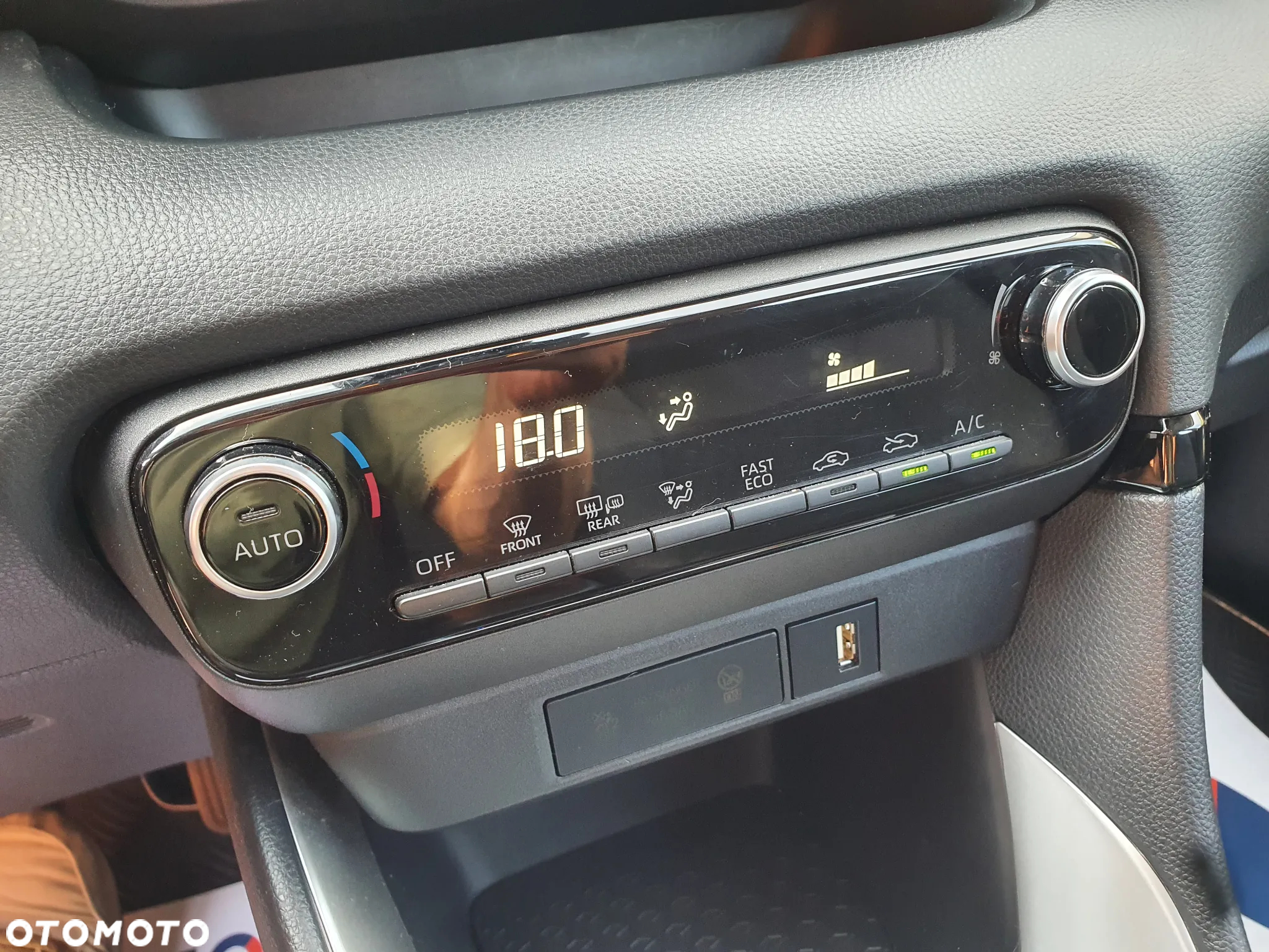 Toyota Yaris Hybrid 1.5 VVT-i Comfort mit Design Paket - 16