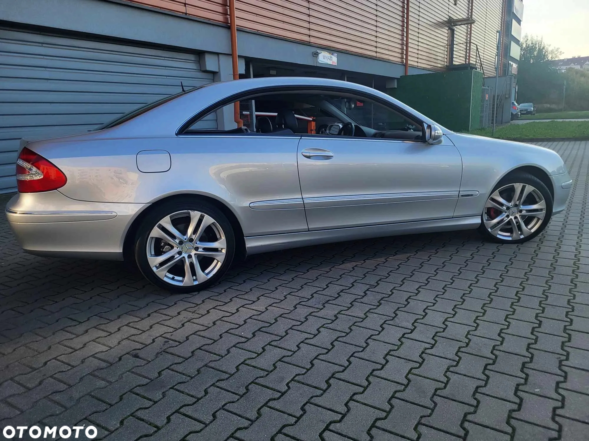 Mercedes-Benz CLK - 21
