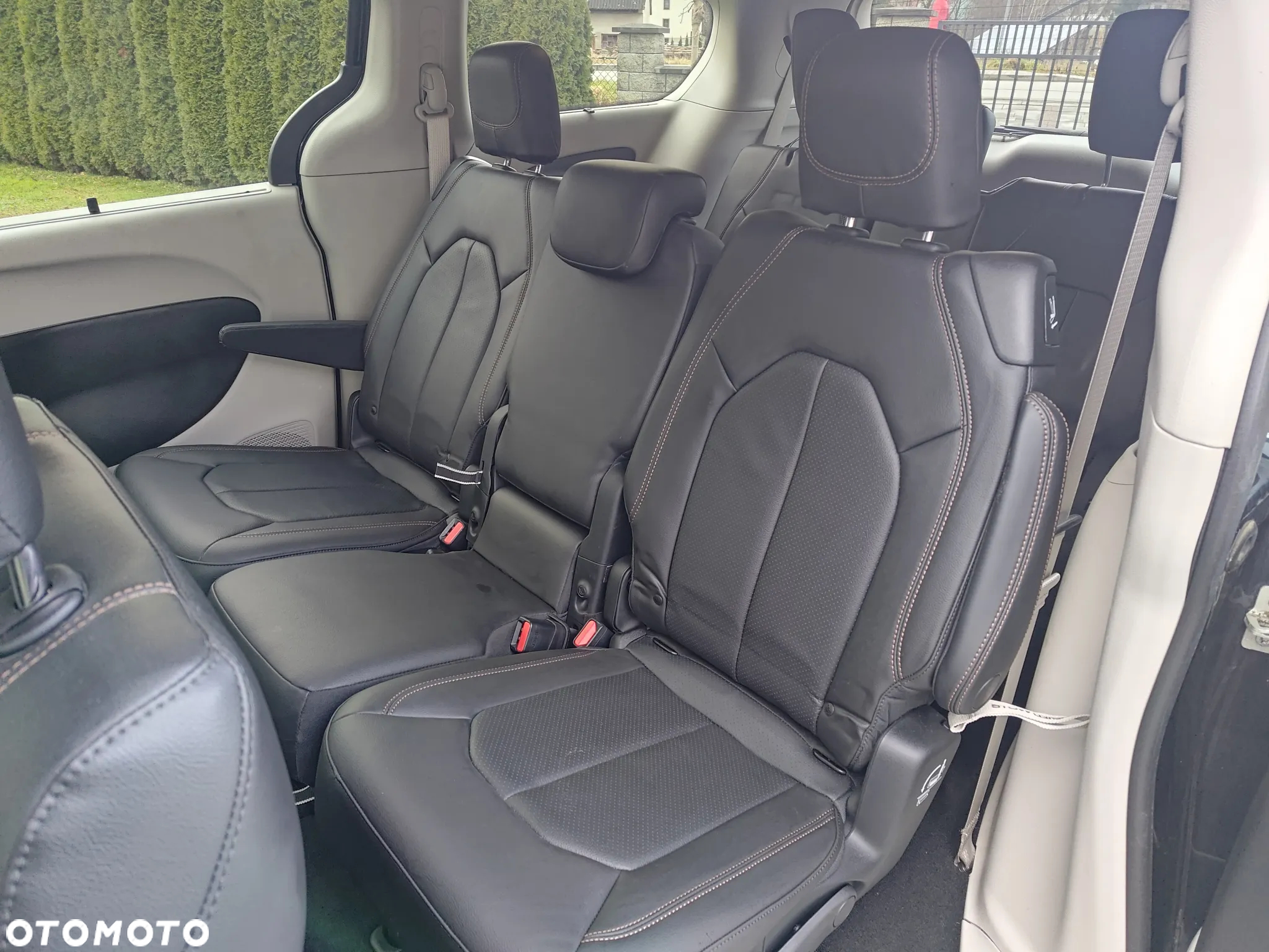 Chrysler Pacifica - 13