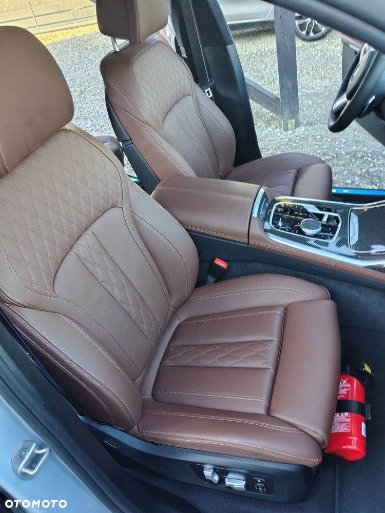 BMW X7 - 12