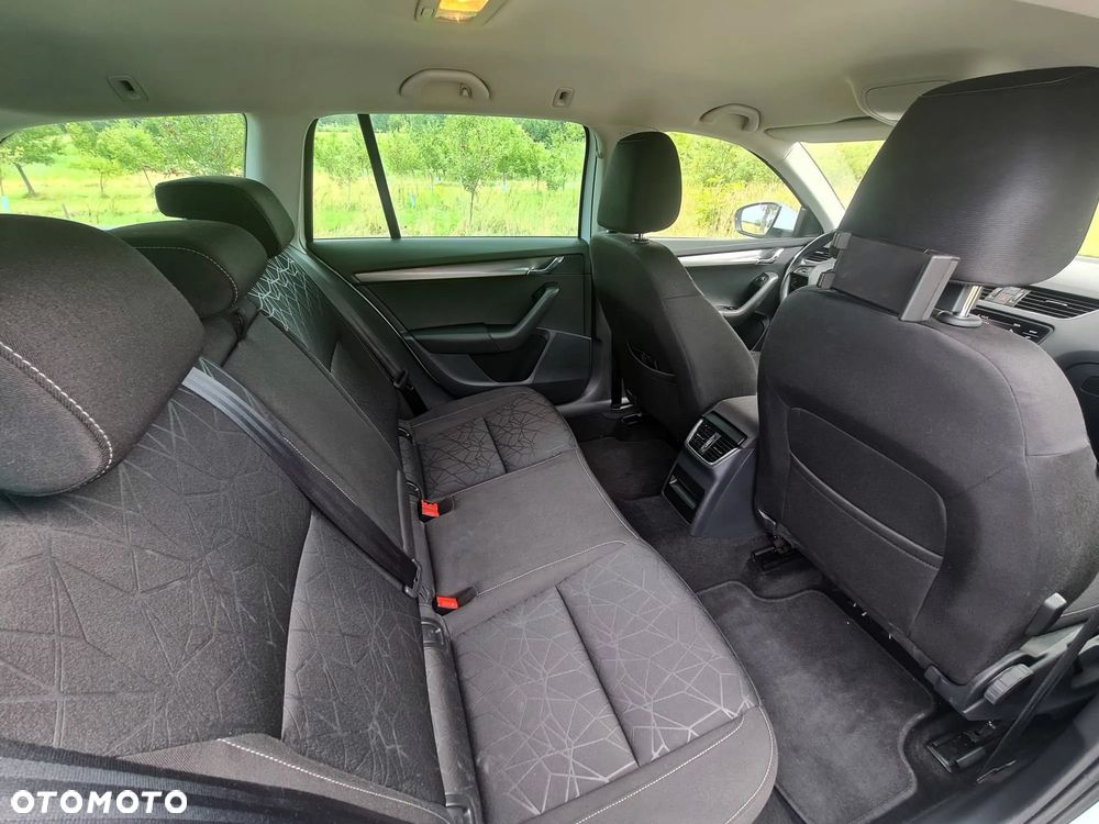 Skoda Octavia 1.0 TSI DSG Style - 9