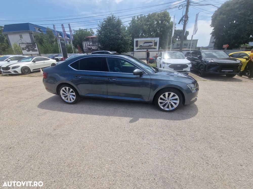Skoda Superb 2.0 TDI DSG Premium Edition - 4