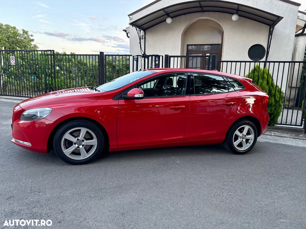 Volvo V40 T2 Momentum - 31