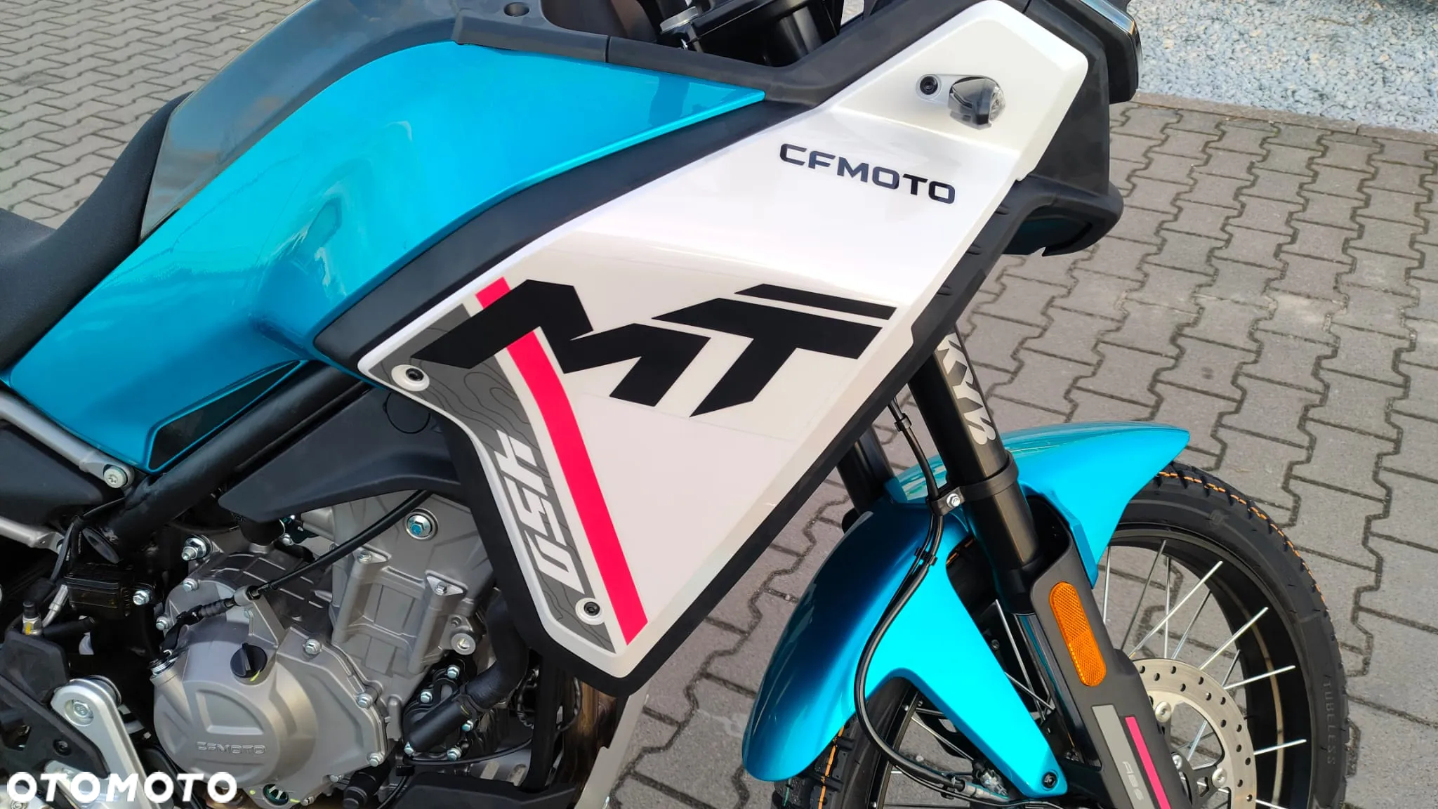 CFMoto MT - 16