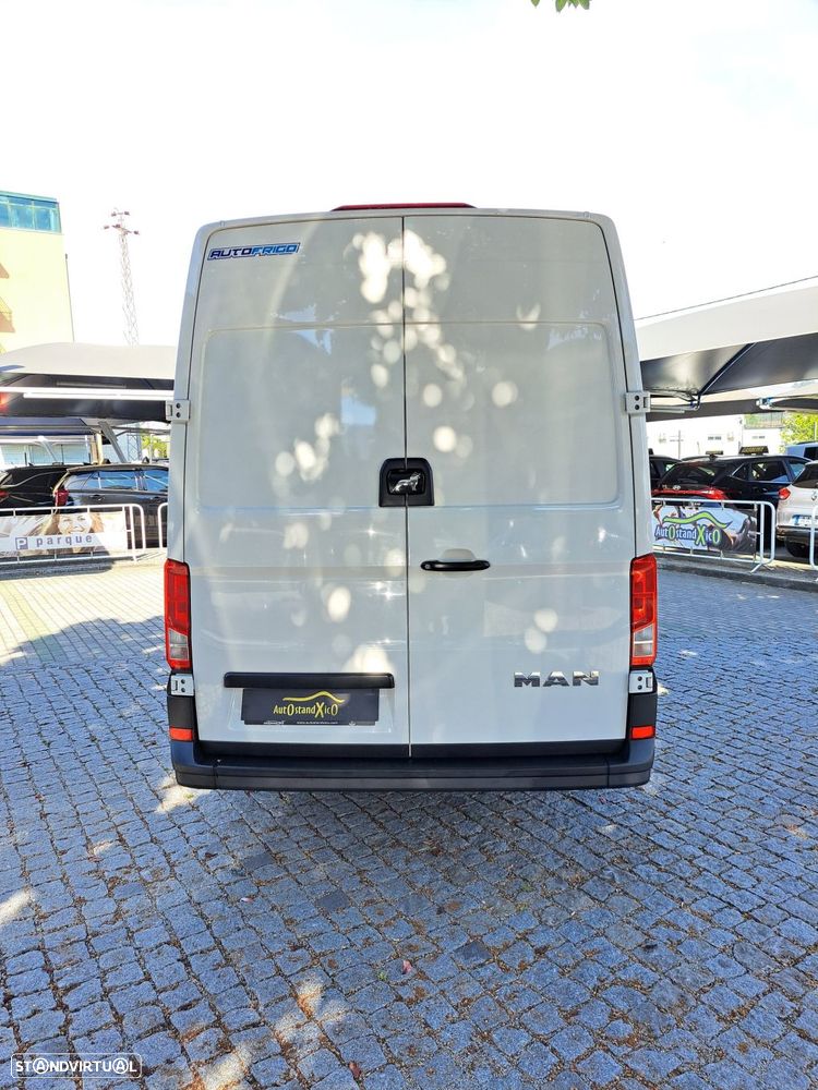 MAN TGE 3.180 4X2 F SB Isotérmica Frigorifica Congelação - 17