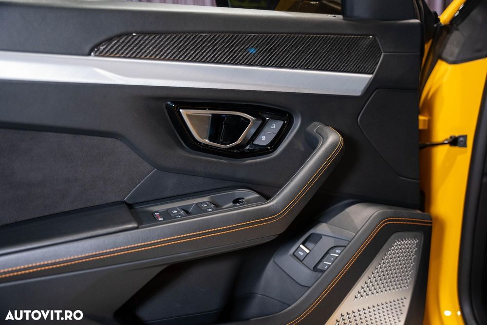 Lamborghini URUS - 31