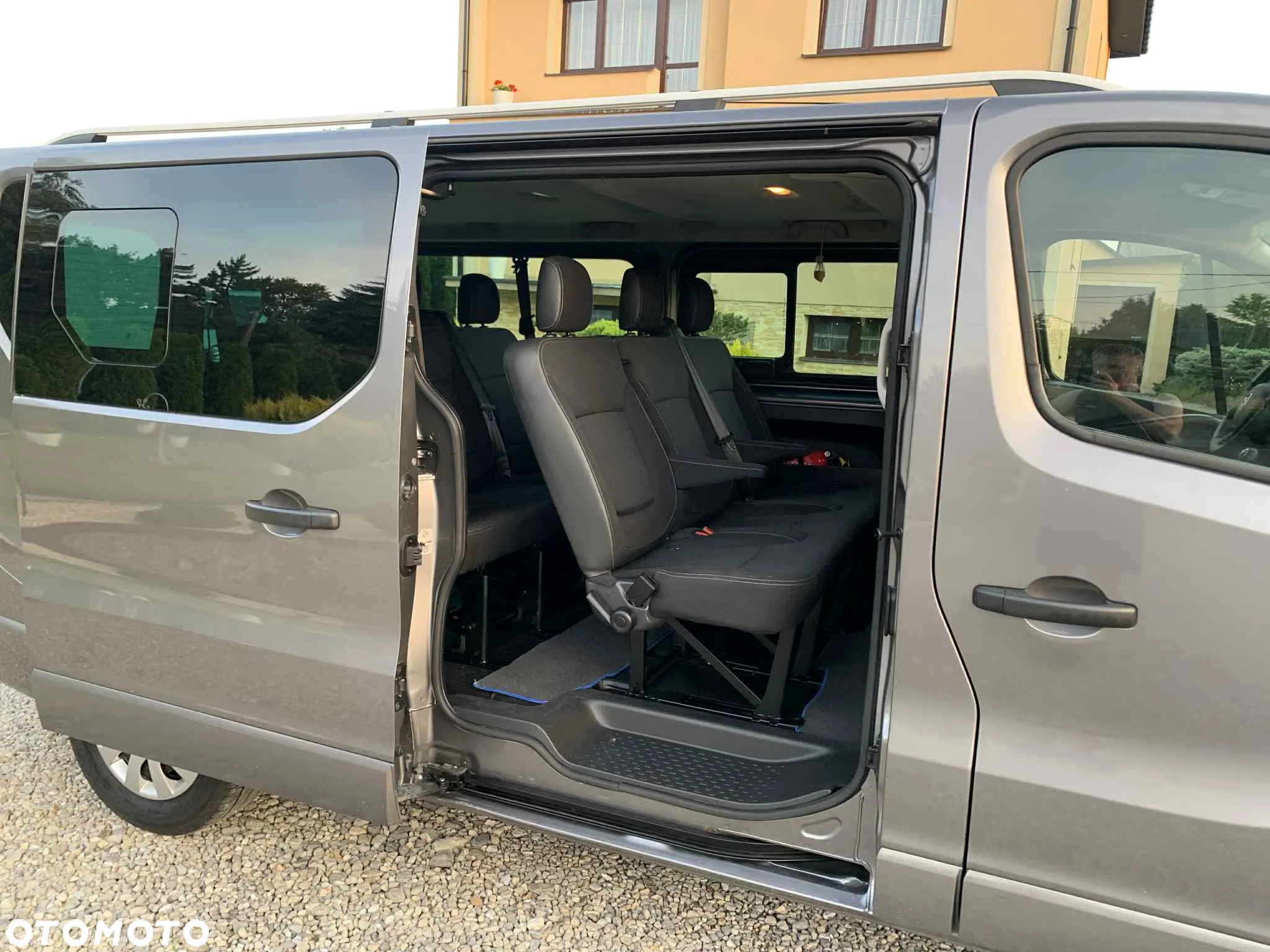 Opel Vivaro - 17