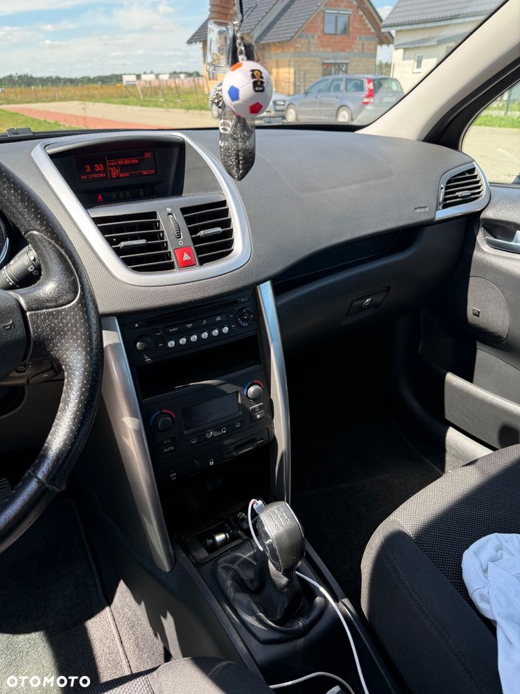 Peugeot 207 - 24