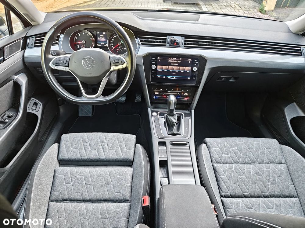 Volkswagen Passat - 21