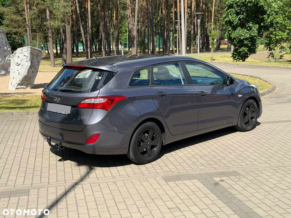 Hyundai i30 blue 1.6 CRDi Trend - 4