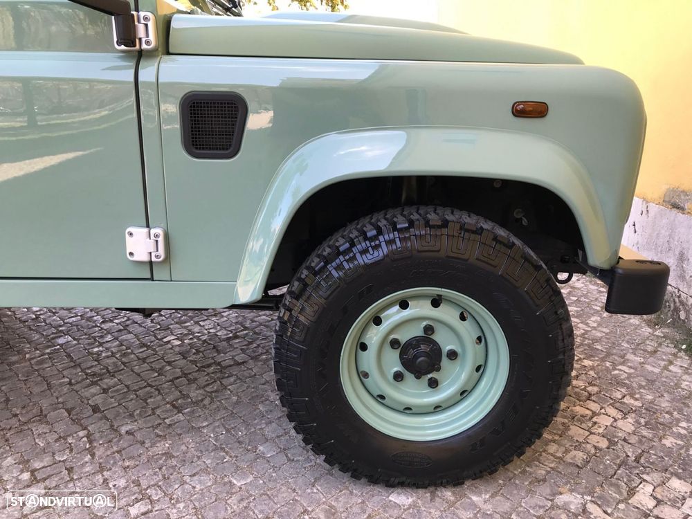 Land Rover Defender - 31