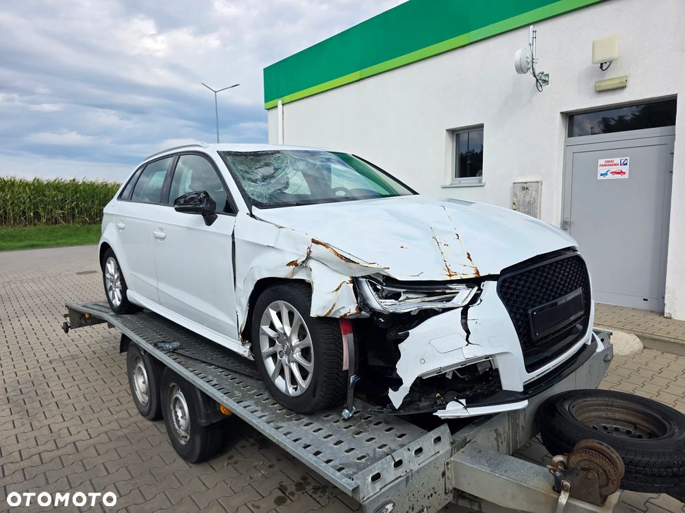 Audi A3 Sportback 1.6 TDI S line Sportpaket - 8