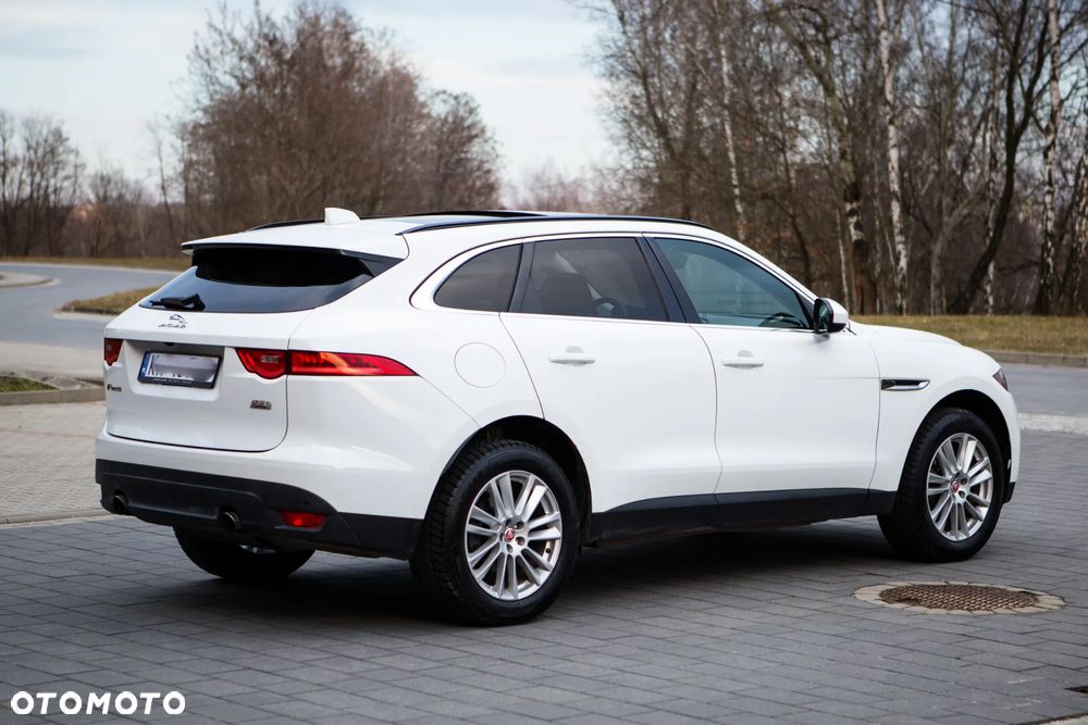 Jaguar F-Pace 25t AWD Prestige - 6