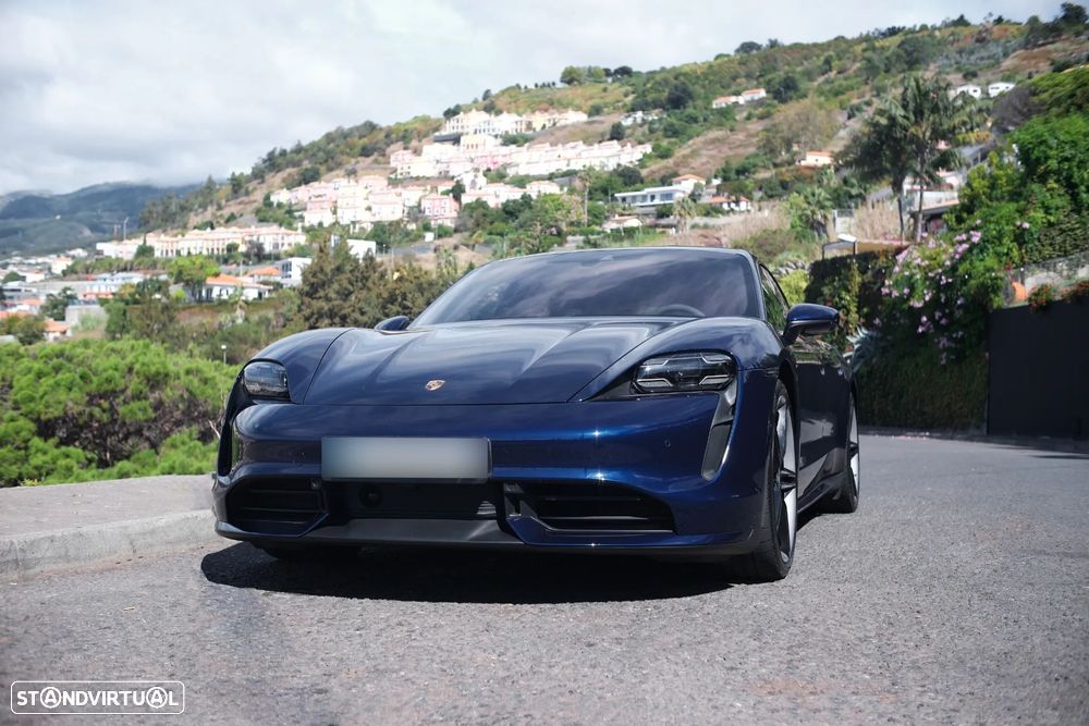Porsche Taycan Turbo - 15