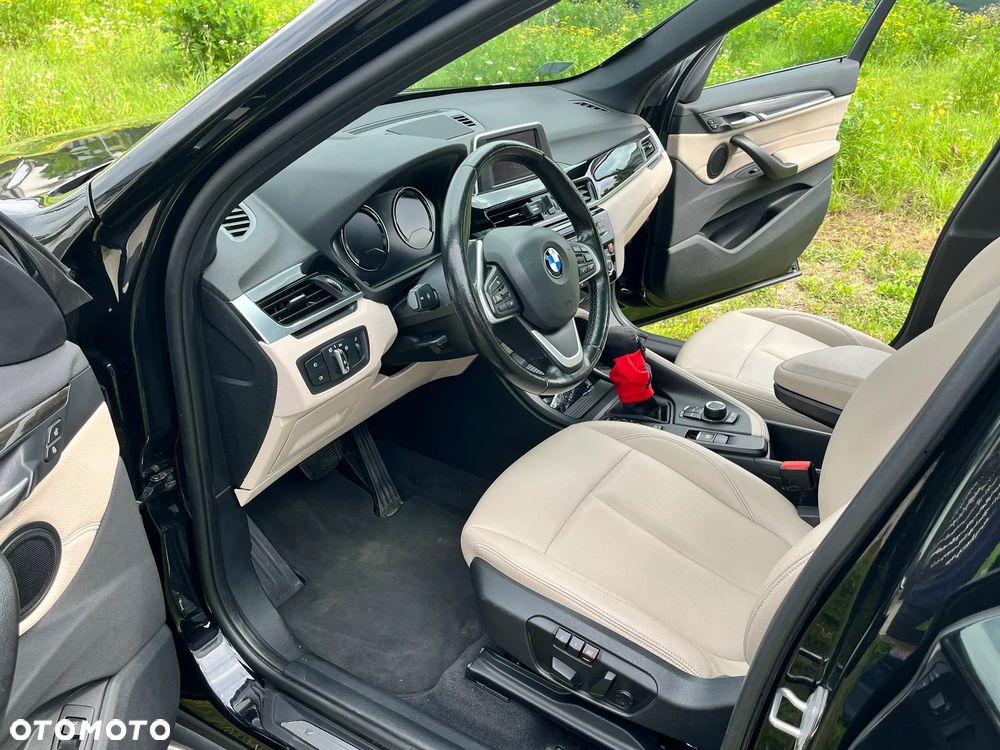 BMW X1 xDrive25i Sport Line - 9