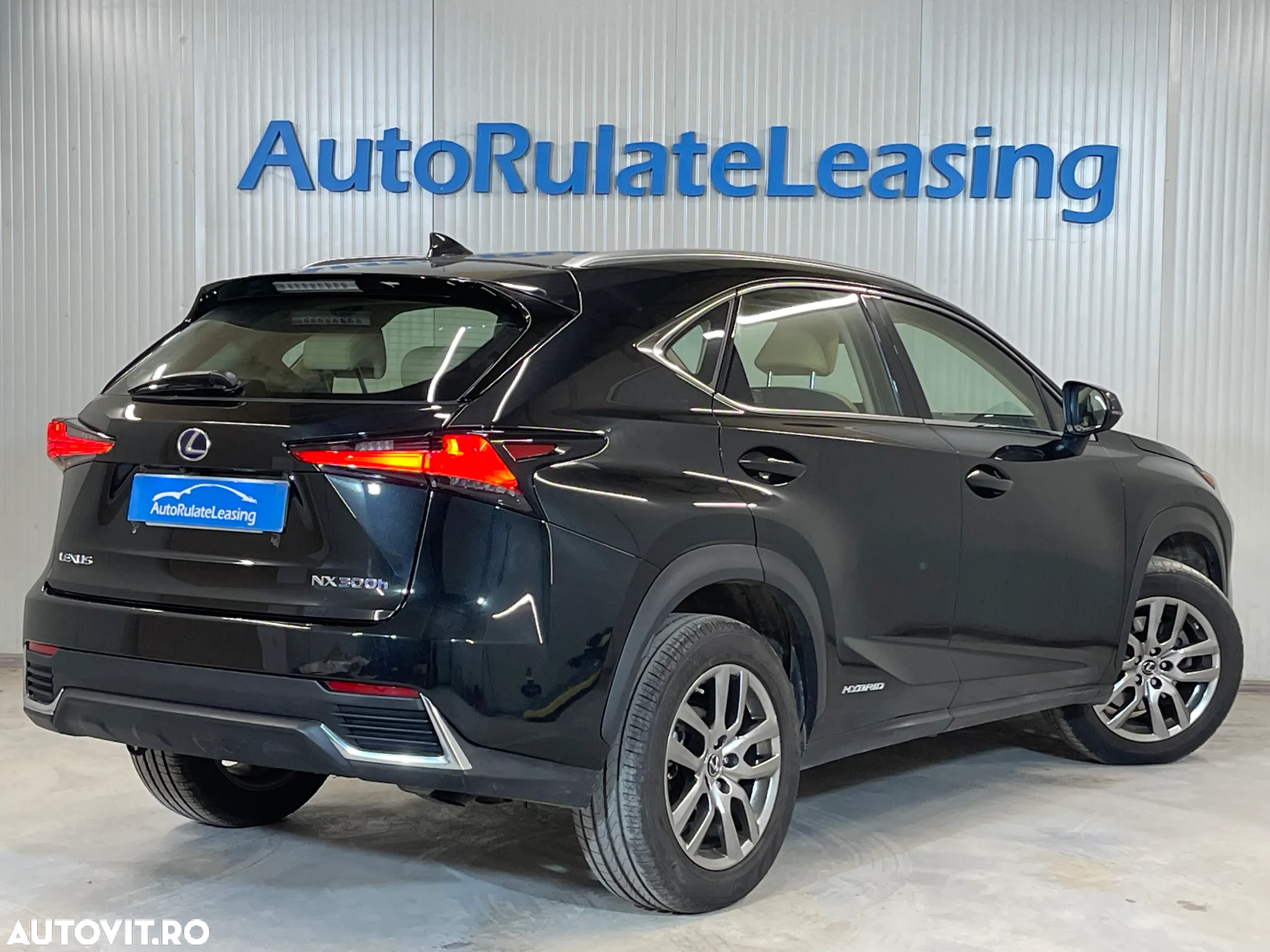 Lexus Seria NX 300h Business - 3